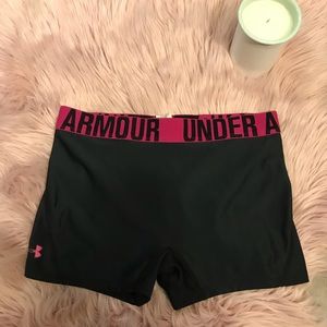 ✈️ Moving Sale🗺 Under armour shorts